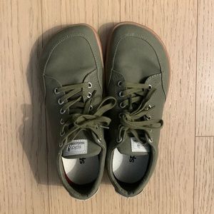 Green Splay Barefoot Sneakers 7M/9W